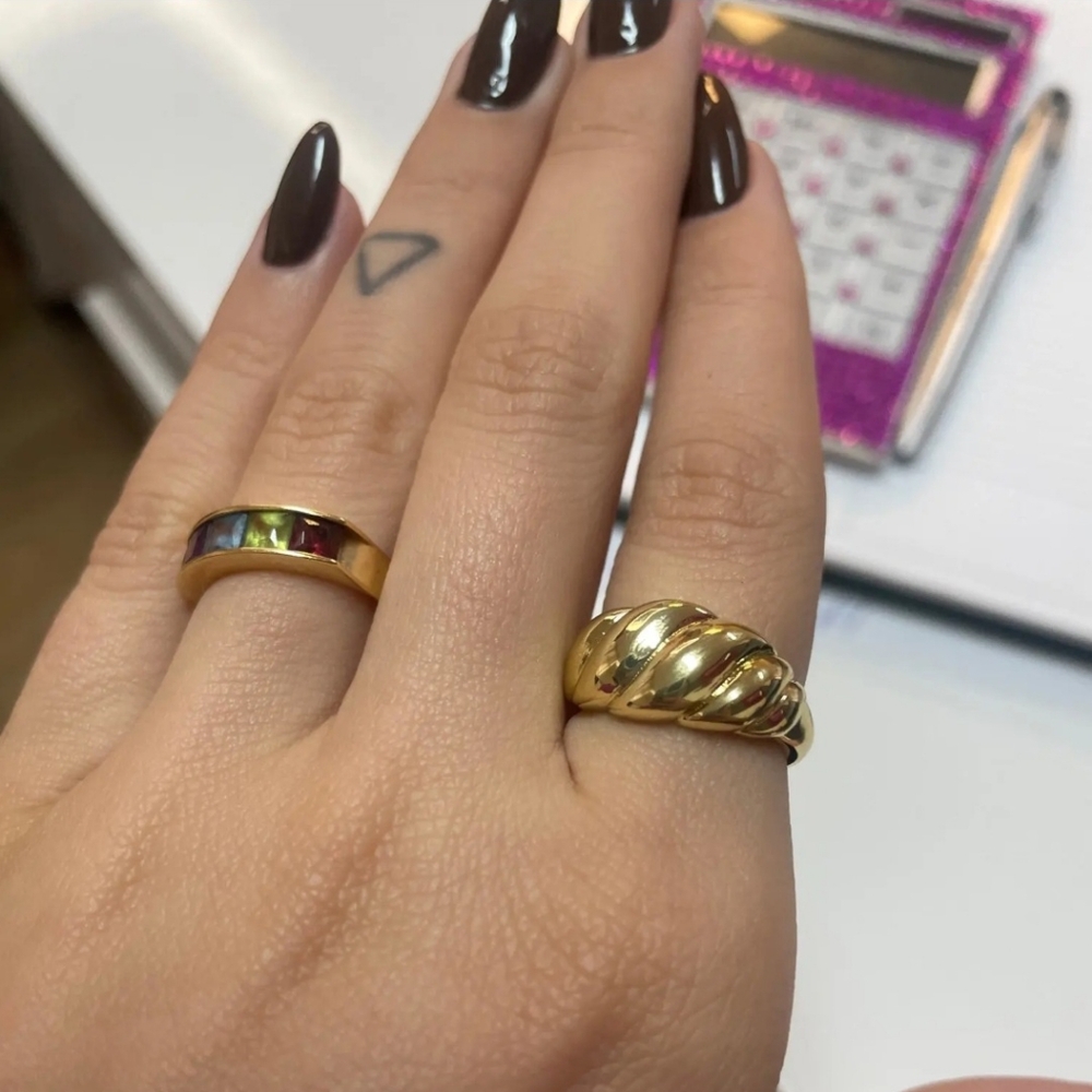 Gold chunky crossiant ring